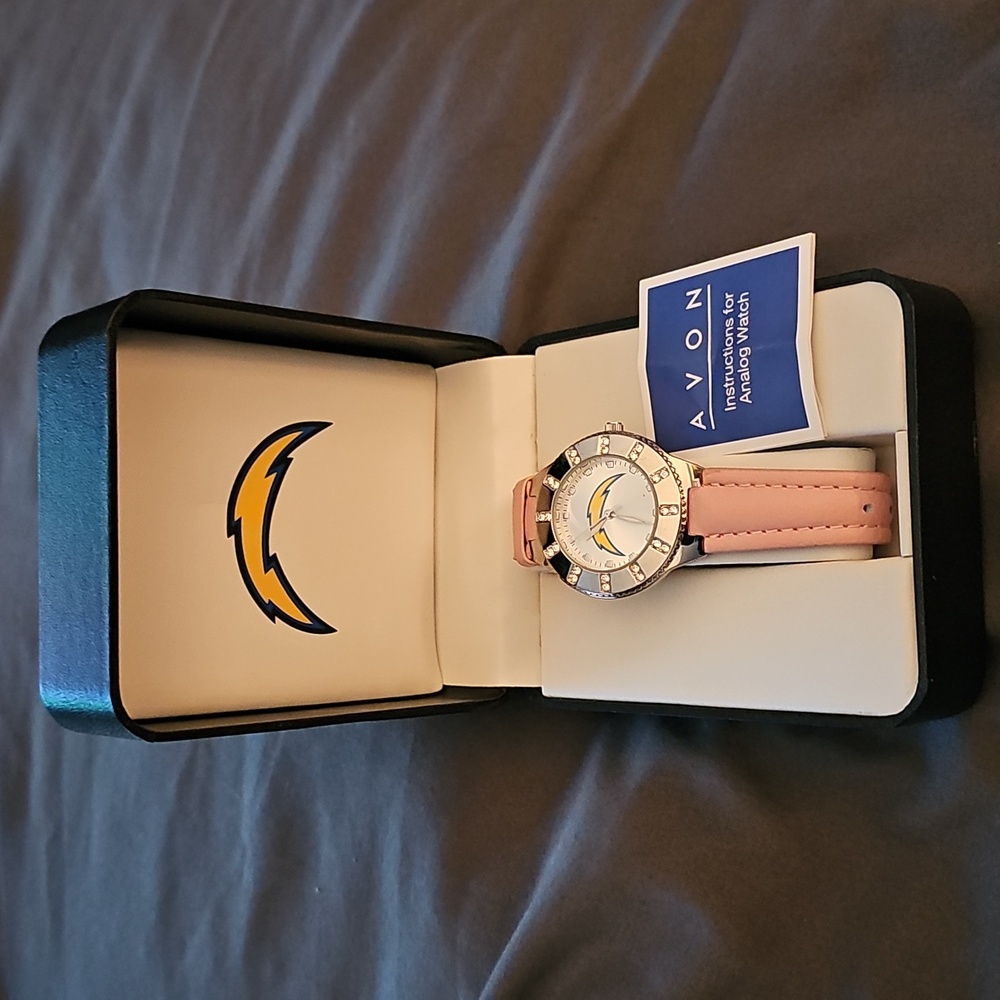 2008 San Diego Chargers Avon Watch with rhinestones/pink band